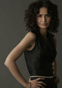 Karolina Wydra
as Dianne Kubek