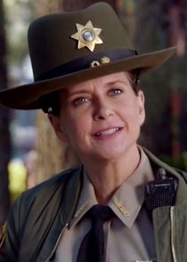 Kellie Martin
as Officer Kimberly Leahy