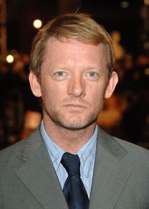 Douglas Henshall
as Daniel Lang