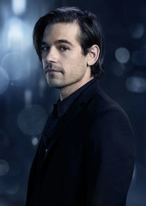 Jason Ralph
as Quentin Coldwater