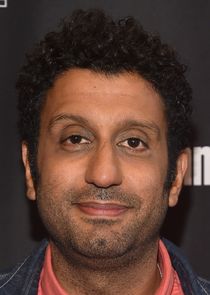 Adeel Akhtar
as Ray