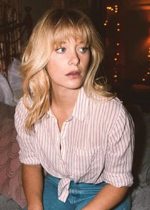 Rachel Keller
as Cassandra