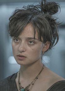 Angela Bundalovic
as Beatrice