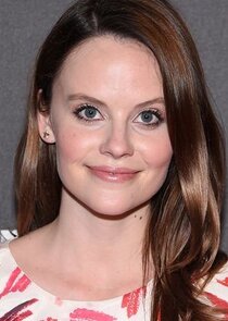 Sarah Ramos
as Cheryl Pistono