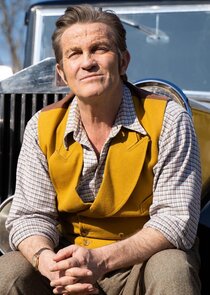 Bradley Walsh
as Pop Larkin