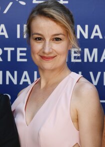 Anamaria Marinca
as Sarah Nickel