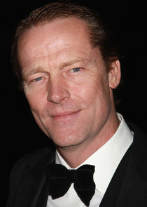 Iain Glen
as Warwick