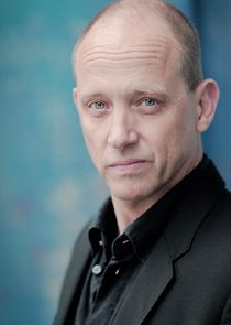 Samuel Fröler
as Henrik Ponten