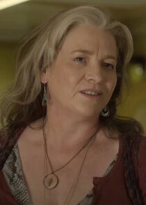 Kerry Fox
as Esmie Byrne