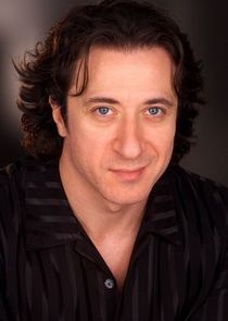Federico Castelluccio
as Furio Giunta