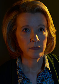 Linda Emond
as Candace Fortner