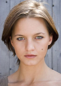 Tanya Fischer
as Zoey Waters