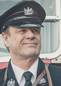 Sean Bean
as Douglas Bennett