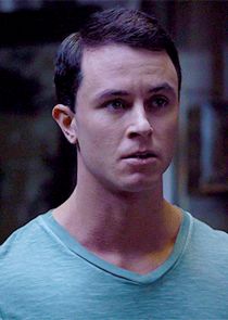 Ryan Kelley
as Deputy Jordan Parrish
