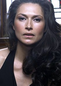Karina Lombard
as Alana Mareva