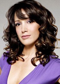 Jennifer Beals
as Bette Porter