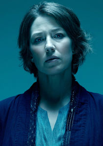 Carrie Coon
as Vera Walker