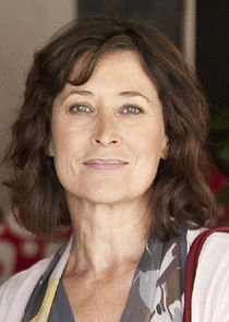 Linda Cropper
as Mary Frank Sledge