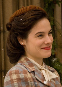 Caroline Dhavernas
as Vera Keller