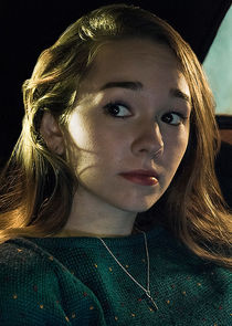 Holly Taylor
as Paige Jennings