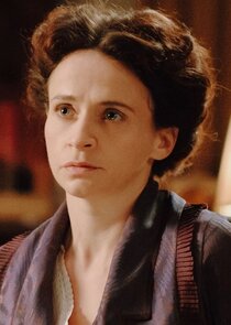 Charlene McKenna
as Leah Liebermann