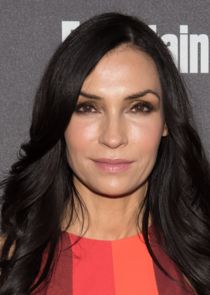 Famke Janssen
as Jessica Mallory