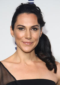 Kyra Zagorsky
as Isabel Finch