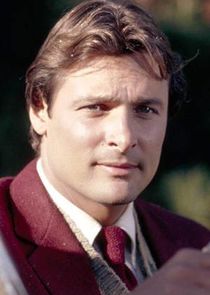 Douglas Barr
as Howie Munson