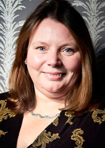 Joanna Scanlan
as Terri Coverley