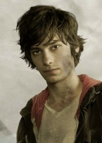 Devon Bostick
as Jasper Jordan