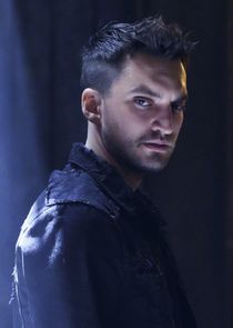 Richard Harmon
as Jonathan Murphy