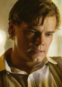 Shane Graham
as Charles McCullough