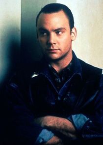 Eric Da Re
as Leo Johnson