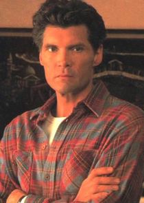 Everett McGill
as Big Ed Hurley