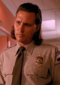 Michael Horse
as Deputy Tommy 