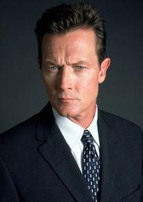 Robert Patrick
as Special Agent John Doggett