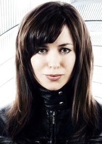 Eve Myles
as Gwen Cooper