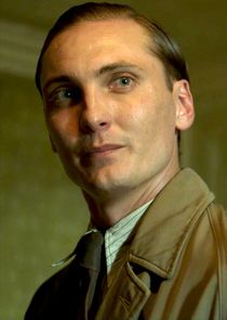 Eamon Farren
as Alexander Bonaparte Cust