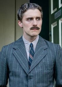 Jack Farthing
as Donald Fraser