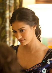 Janina Gavankar
as Luna Garza
