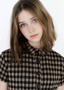 Arlo Mertz
as Lucy Reece