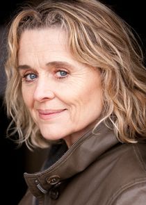 Sinéad Cusack
as Barbara