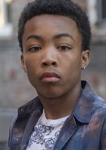 Asante Blackk
as Malik Hodges
