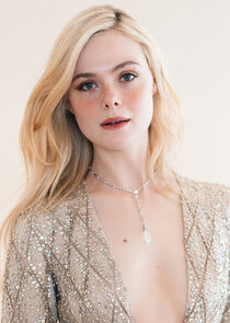Elle Fanning
as Michelle Carter