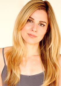Cara Buono
as Gail Carter