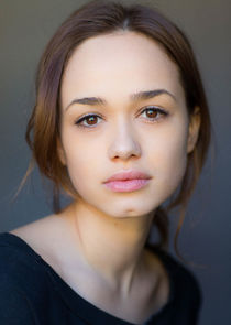 Rose Williams
as Symone