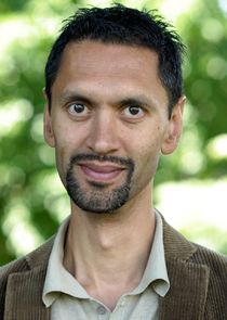 Paul Bazely
as Morris