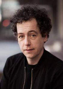 Matthew Steer
as Professor Peter Dawson