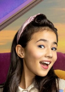 Imogen Cohen
as Zina Zacarias