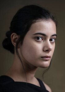Phoebe De Silva
as Sophie